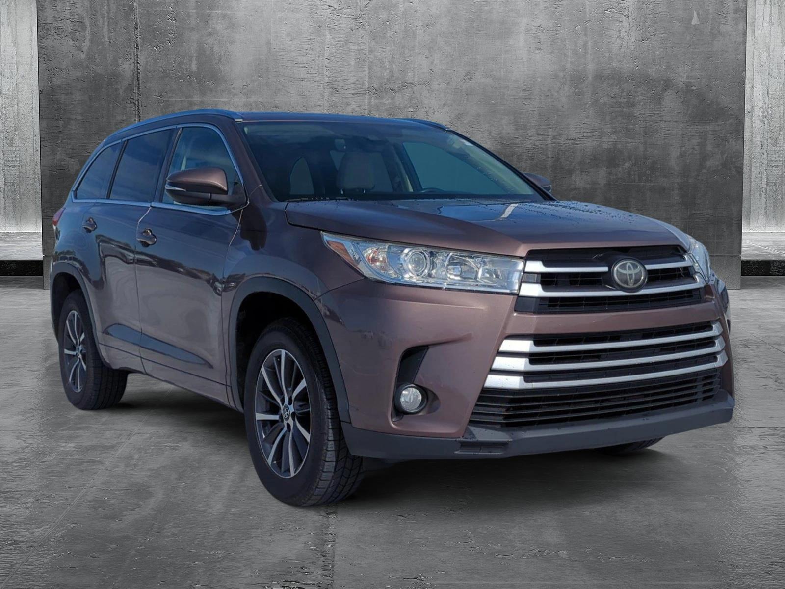 2017 Toyota Highlander Vehicle Photo in Ft. Myers, FL 33907