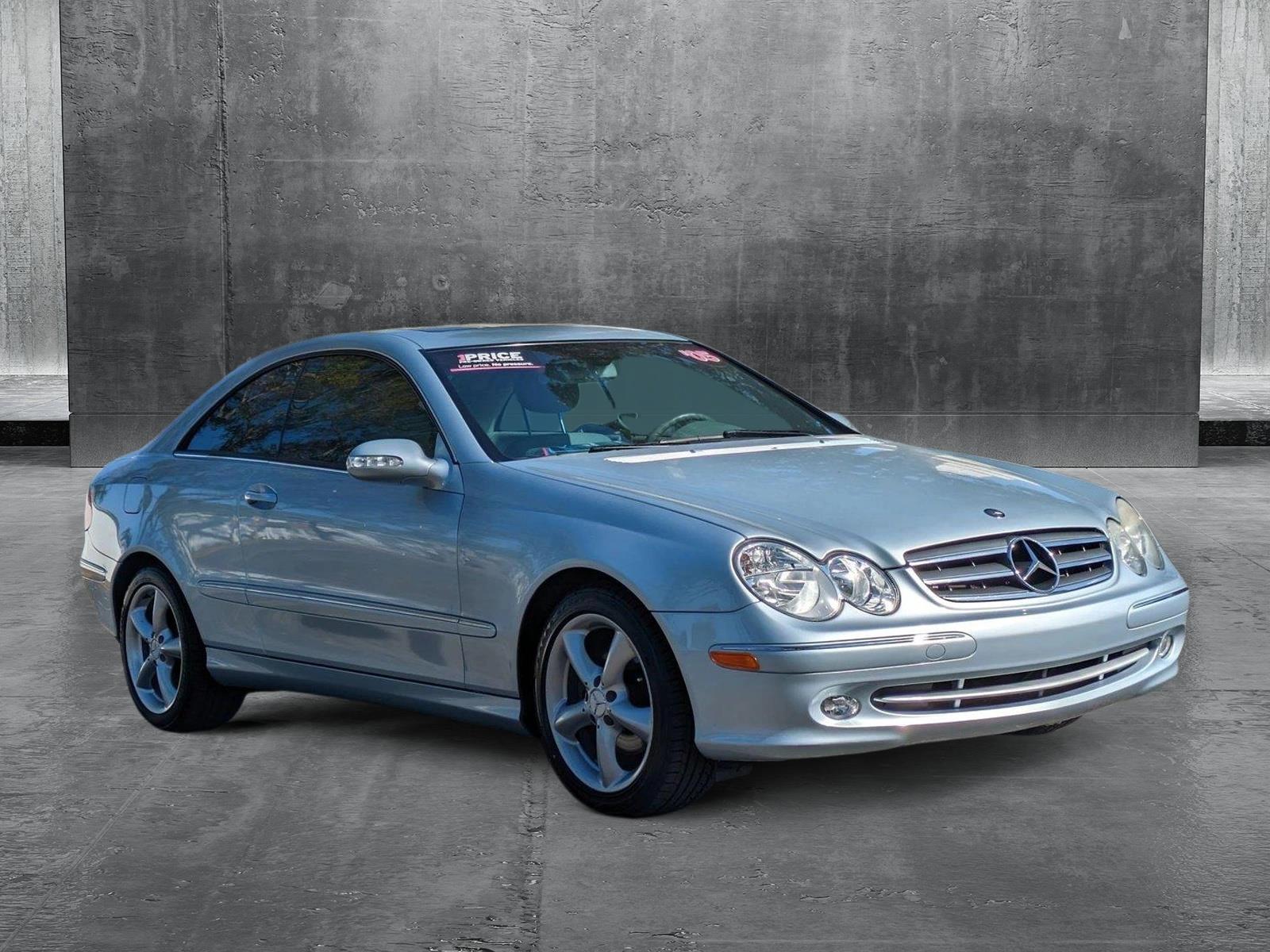 2005 Mercedes-Benz CLK-Class Vehicle Photo in GREENACRES, FL 33463-3207