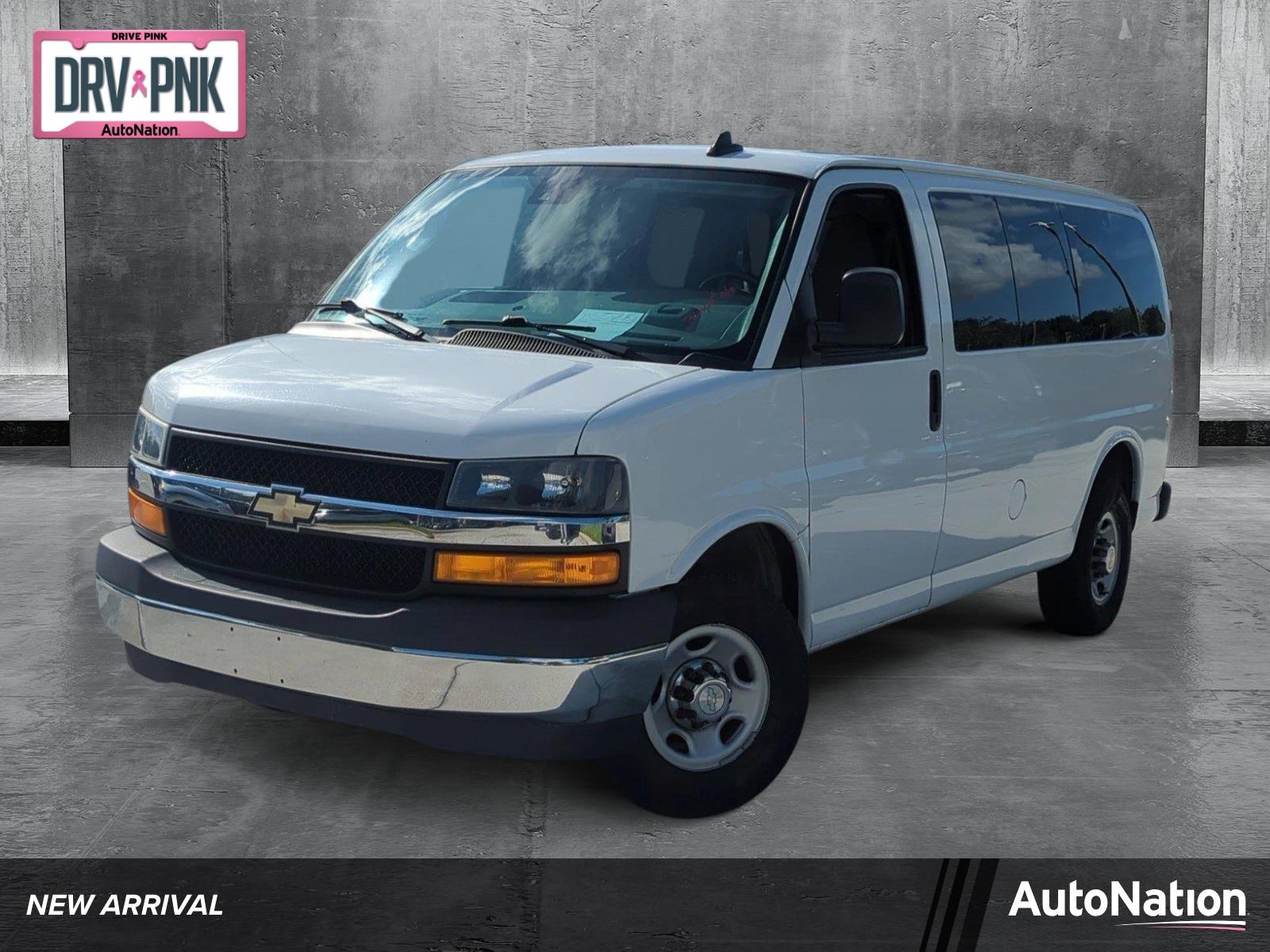 2019 Chevrolet Express Passenger Vehicle Photo in PEMBROKE PINES, FL 33024-6534