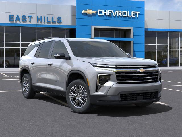 2025 Chevrolet Traverse Vehicle Photo in Roslyn, NY 11576