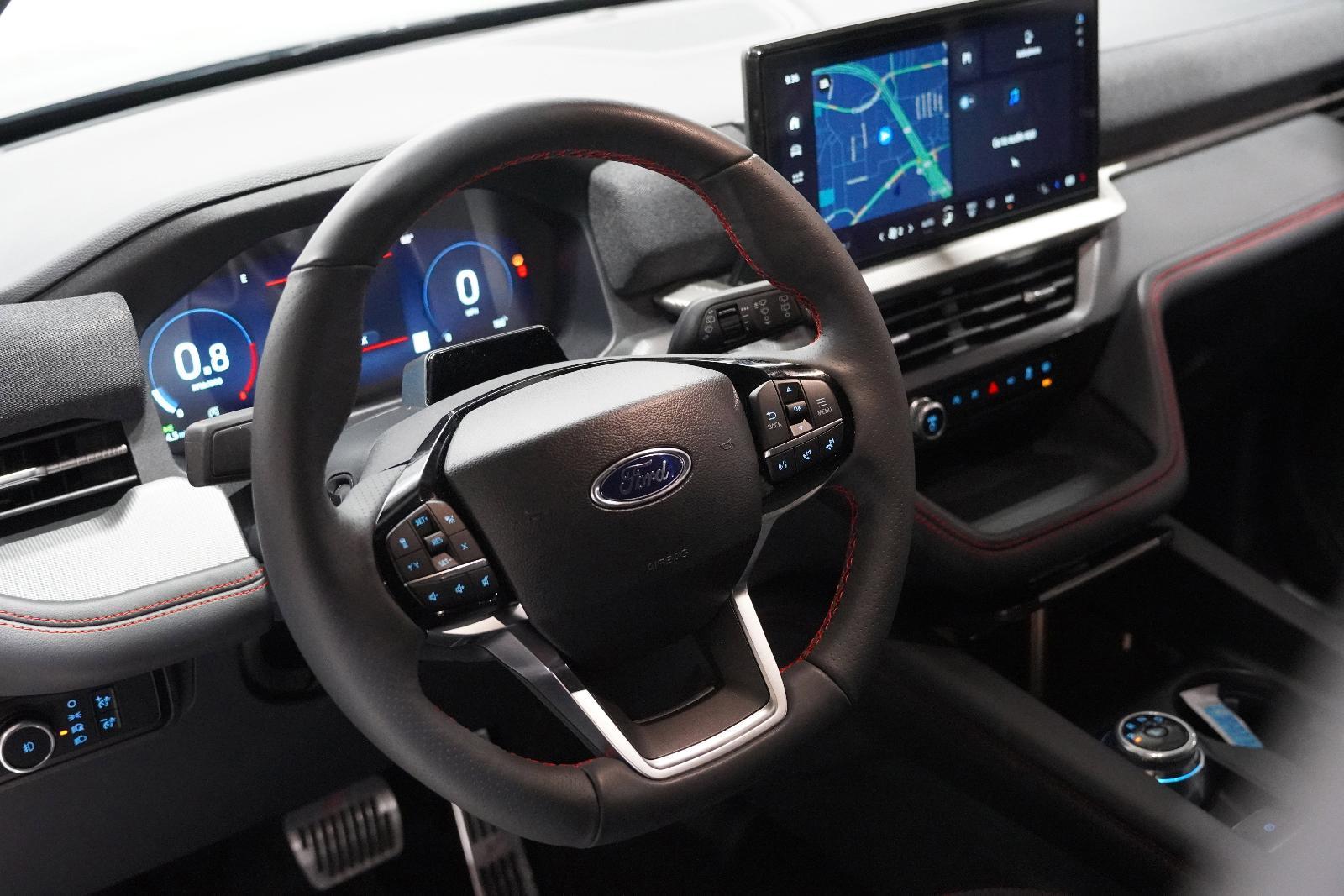 2025 Ford Explorer Vehicle Photo in GRAPEVINE, TX 76051