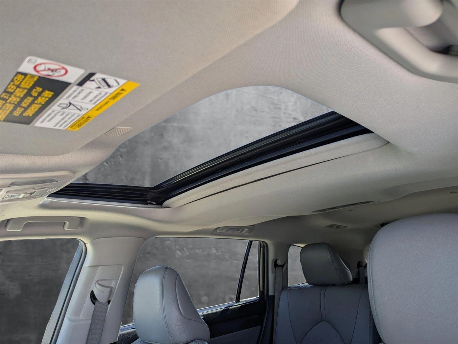 2022 Toyota Highlander Vehicle Photo in Tustin, CA 92782