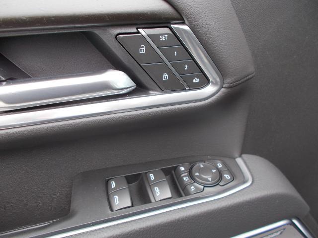2025 GMC Sierra 2500 HD Vehicle Photo in LOWELL, MA 01852-4336