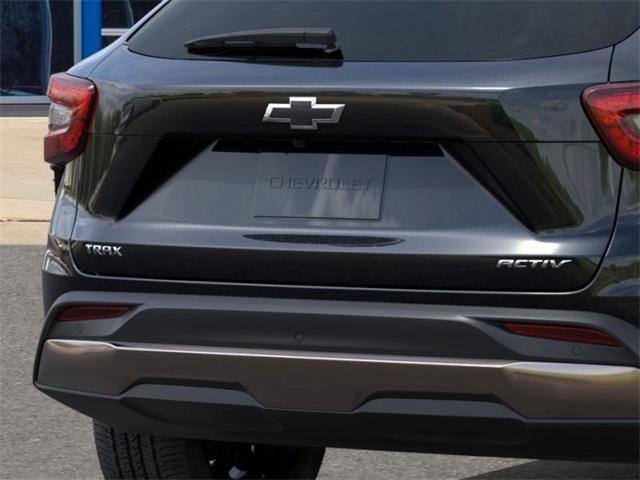 2025 Chevrolet Trax Vehicle Photo in ENGLEWOOD, CO 80113-6708