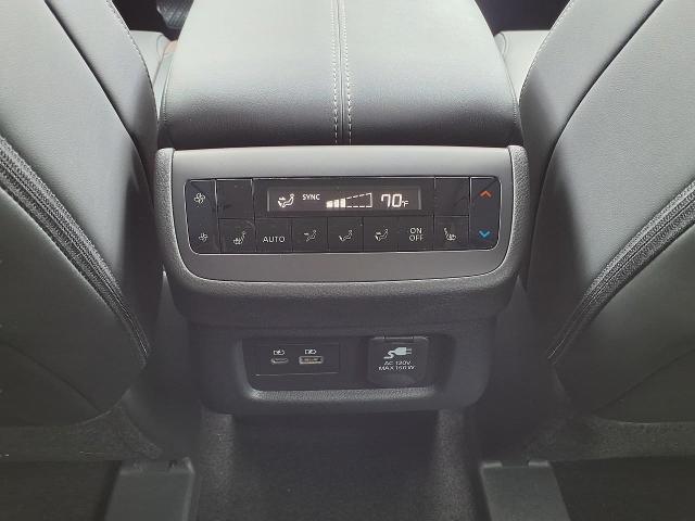 2025 Nissan Pathfinder Vehicle Photo in Oshkosh, WI 54904