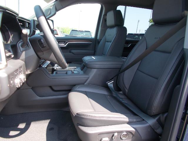 2025 GMC Sierra 2500 HD Vehicle Photo in LOWELL, MA 01852-4336