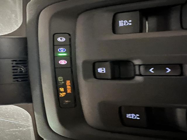 2023 Chevrolet Suburban Vehicle Photo in Roslyn, NY 11576