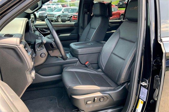 2024 Chevrolet Suburban Vehicle Photo in KANSAS CITY, MO 64114-4502