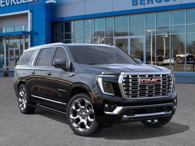 2025 GMC Yukon XL Vehicle Photo in OSHKOSH, WI 54904-7811
