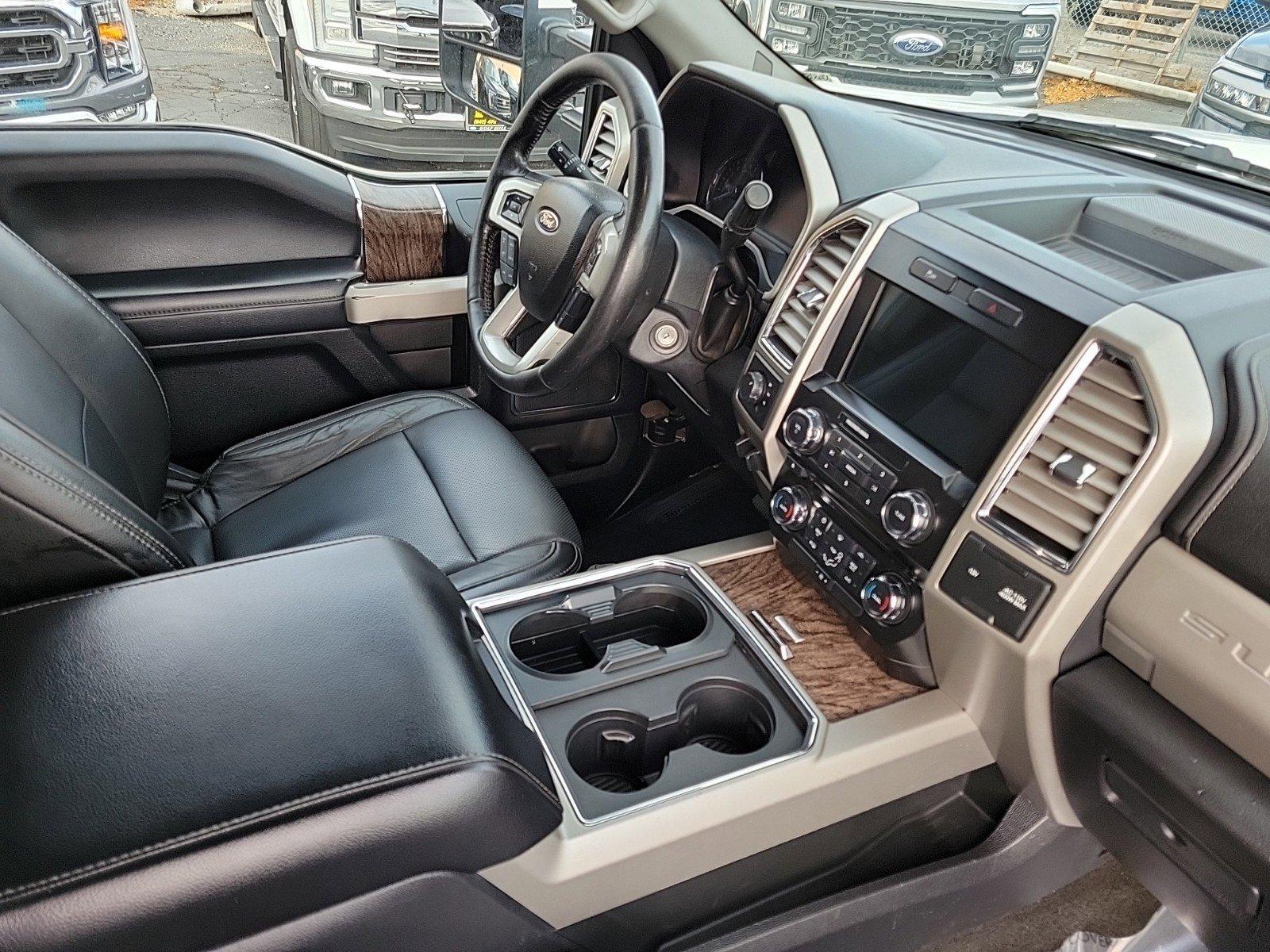 2017 Ford Super Duty F-250 SRW Vehicle Photo in Saint Charles, IL 60174