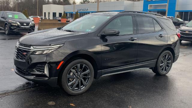 2022 Chevrolet Equinox Vehicle Photo in MOON TOWNSHIP, PA 15108-2571