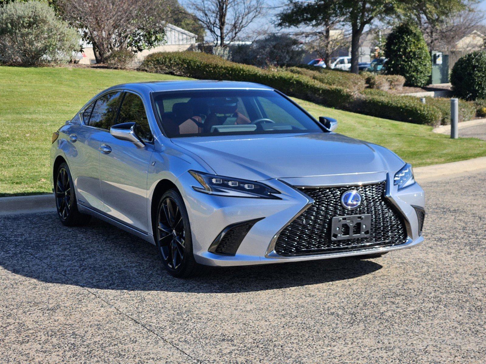 2022 Lexus ES 300h Vehicle Photo in FORT WORTH, TX 76132