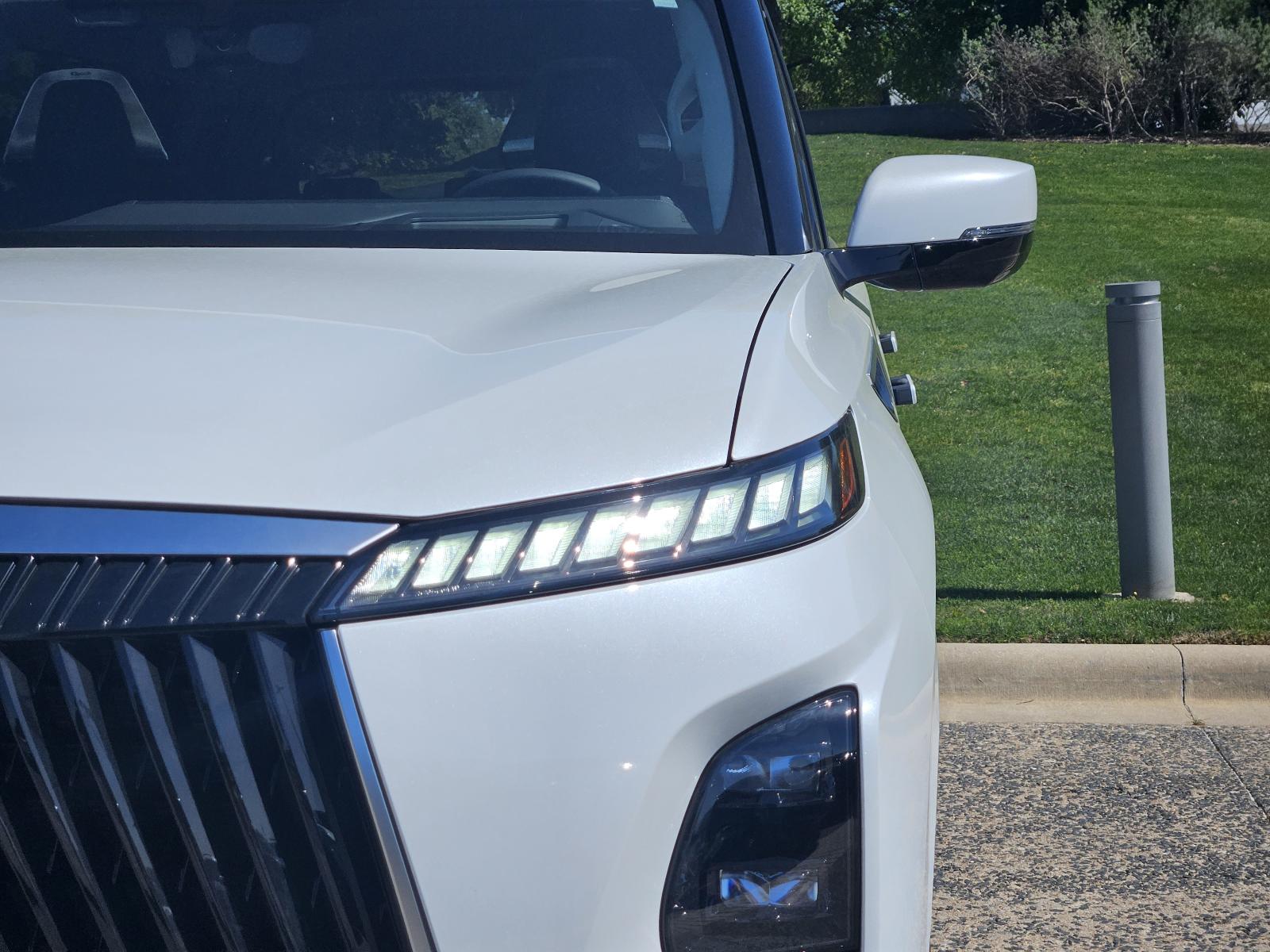 2025 INFINITI QX80 Vehicle Photo in Fort Worth, TX 76132