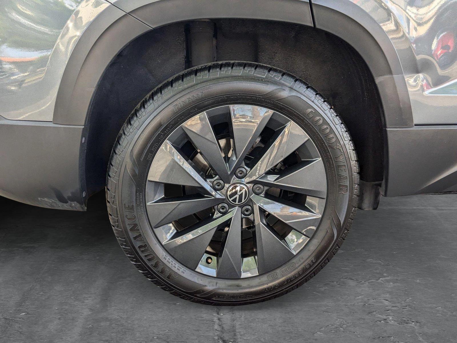 2024 Volkswagen Taos Vehicle Photo in Miami, FL 33135