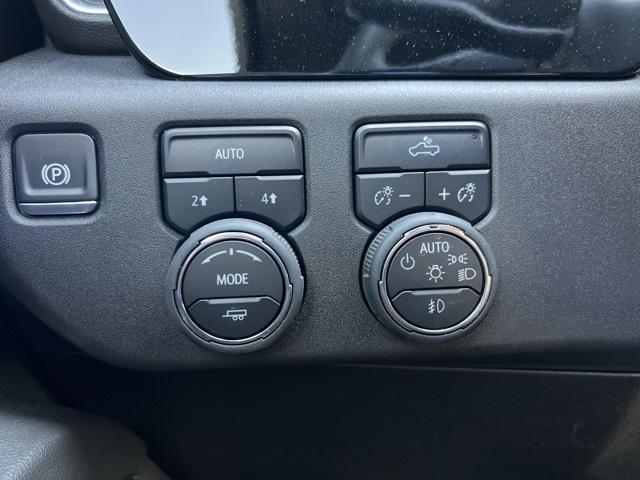 2024 Chevrolet Silverado 1500 Vehicle Photo in GREEN BAY, WI 54304-5303