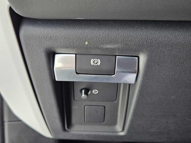 2025 Defender Vehicle Photo in AUSTIN, TX 78717