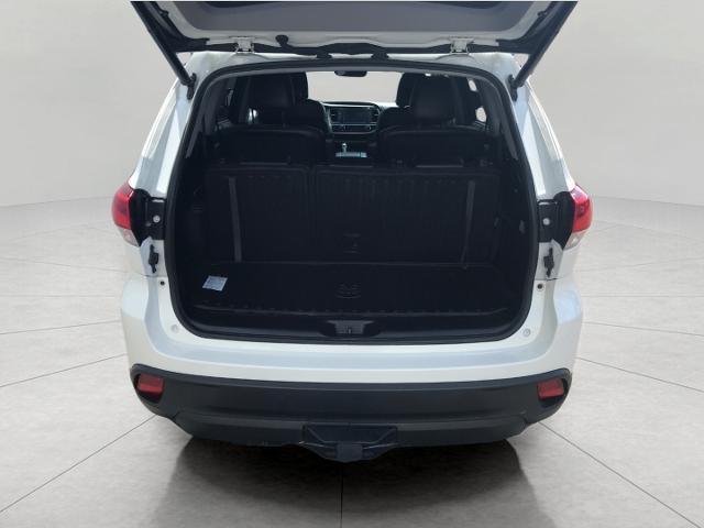2019 Toyota Highlander Vehicle Photo in GREEN BAY, WI 54303-3330