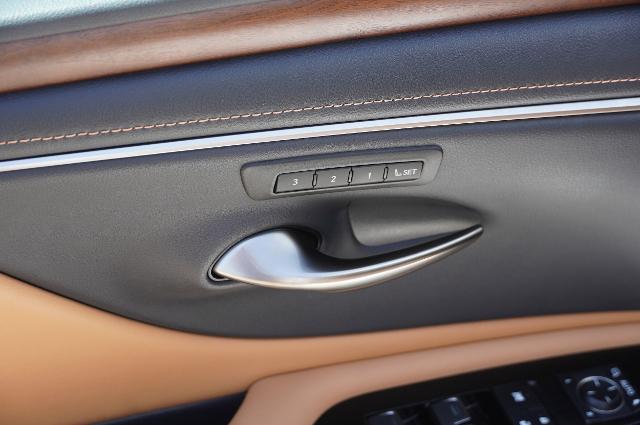 2024 Lexus ES 350 Vehicle Photo in Riverdale, UT 84405