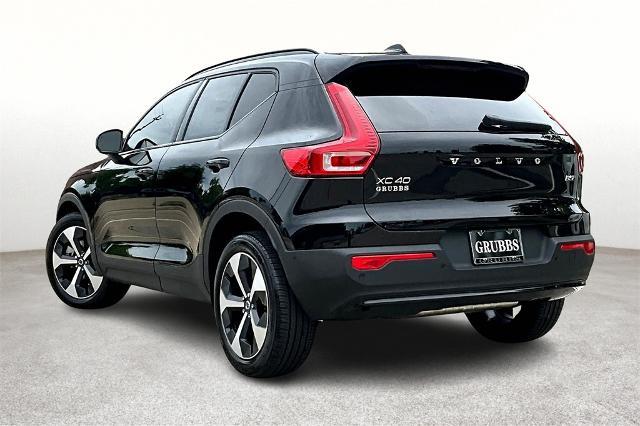 2026 Volvo XC40 Vehicle Photo in Houston, TX 77007