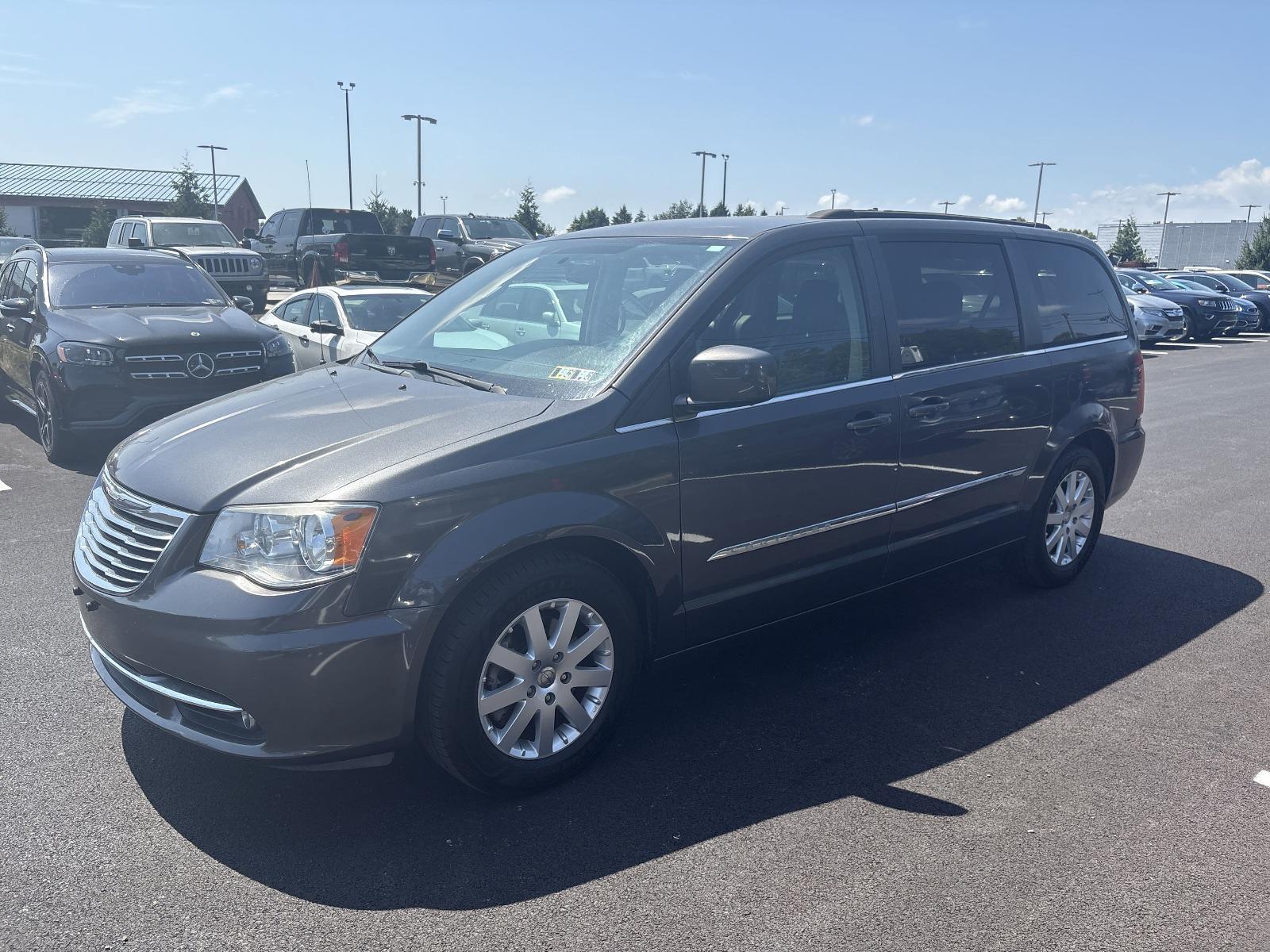 2016 Chrysler Town & Country Vehicle Photo in Mechanicsburg, PA 17050-1707
