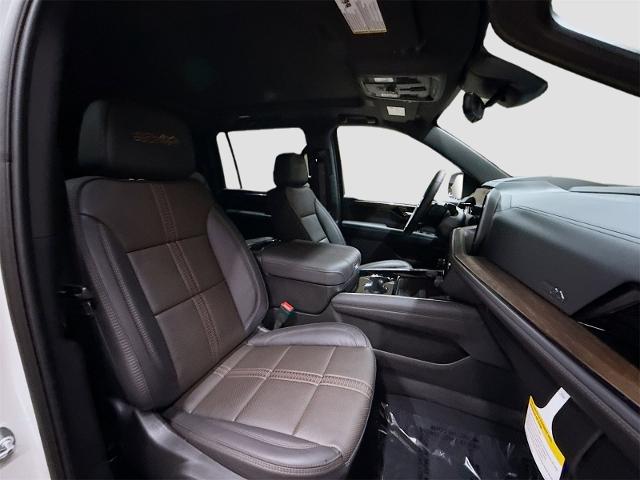 2025 Chevrolet Suburban Vehicle Photo in EVERETT, WA 98203-5662