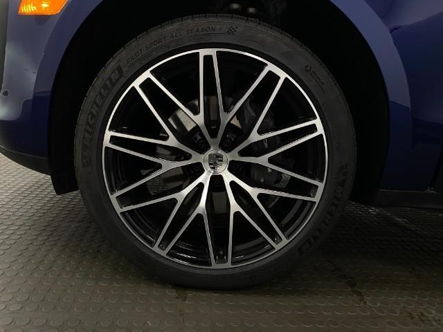 2024 Porsche Macan Vehicle Photo in Appleton, WI 54913