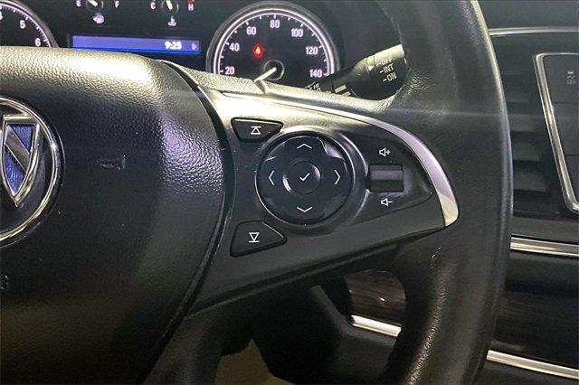 2020 Buick Enclave Vehicle Photo in TOPEKA, KS 66609-0000