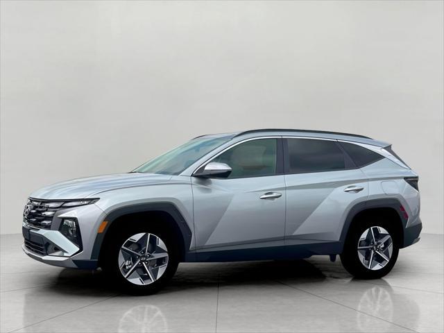 2025 Hyundai TUCSON Hybrid Vehicle Photo in Green Bay, WI 54304