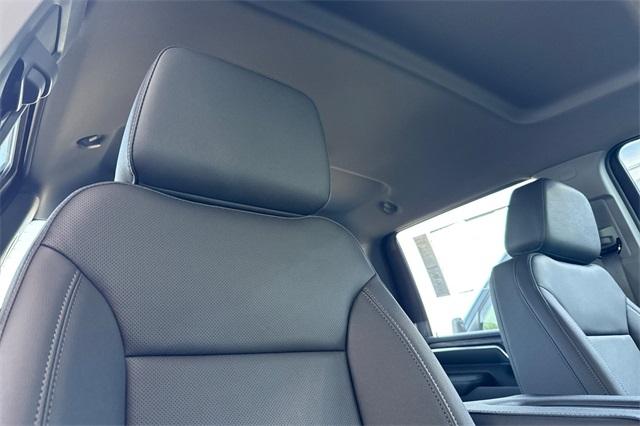 2025 GMC Sierra 2500 HD Vehicle Photo in ELK GROVE, CA 95757-8703