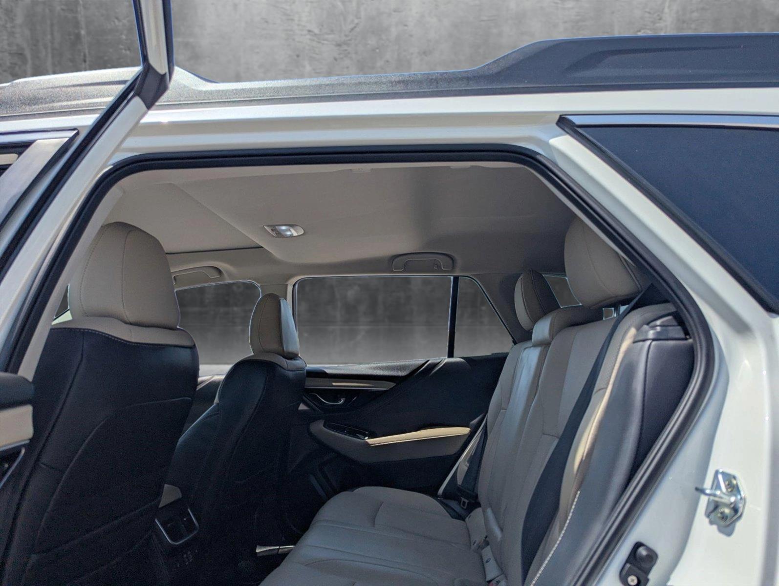 2024 Subaru Outback Vehicle Photo in Corpus Christi, TX 78415