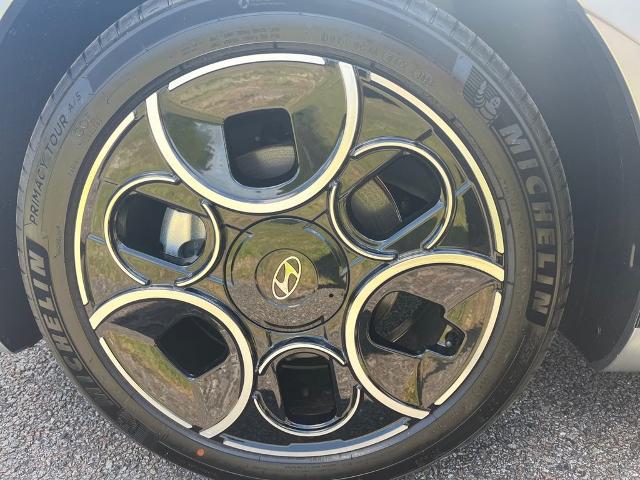 2024 Hyundai IONIQ 5 Vehicle Photo in BEAUFORT, SC 29906-4218