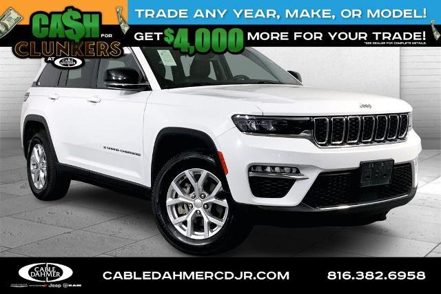 2023 Jeep Grand Cherokee Vehicle Photo in Kansas City, MO 64114