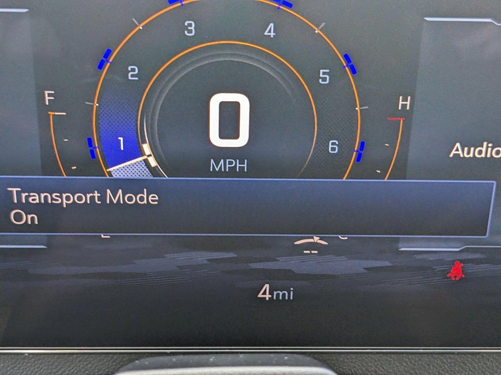 2025 Chevrolet Traverse Vehicle Photo in PEMBROKE PINES, FL 33024-6534