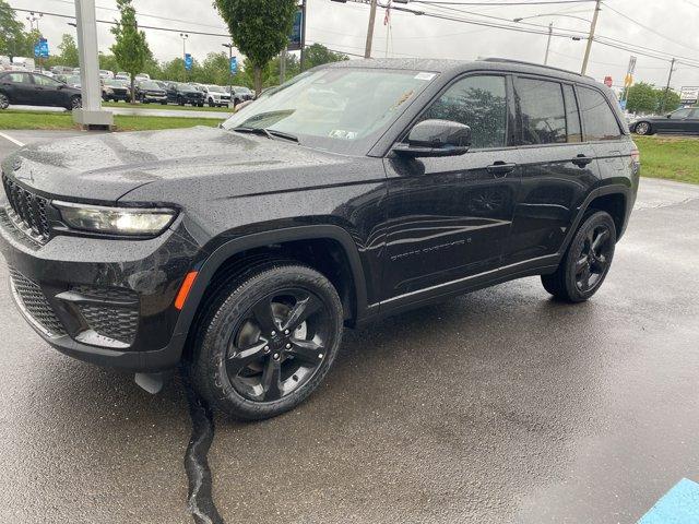2025 Jeep Grand Cherokee Vehicle Photo in Doylsetown, PA 18901