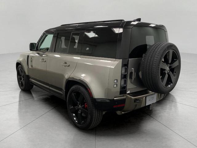 2024 Defender Vehicle Photo in Appleton, WI 54913