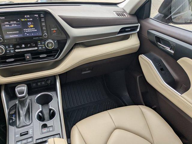 2021 Toyota Highlander Vehicle Photo in BRUNSWICK, GA 31525-1881