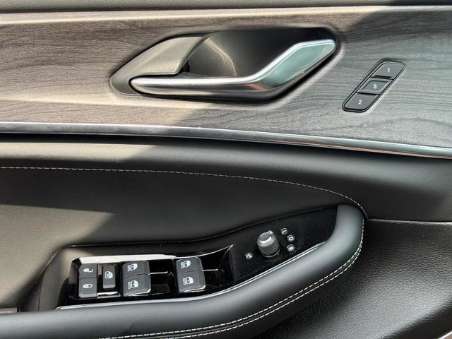 2024 Jeep Grand Cherokee Vehicle Photo in COLUMBIA, MO 65203-3903