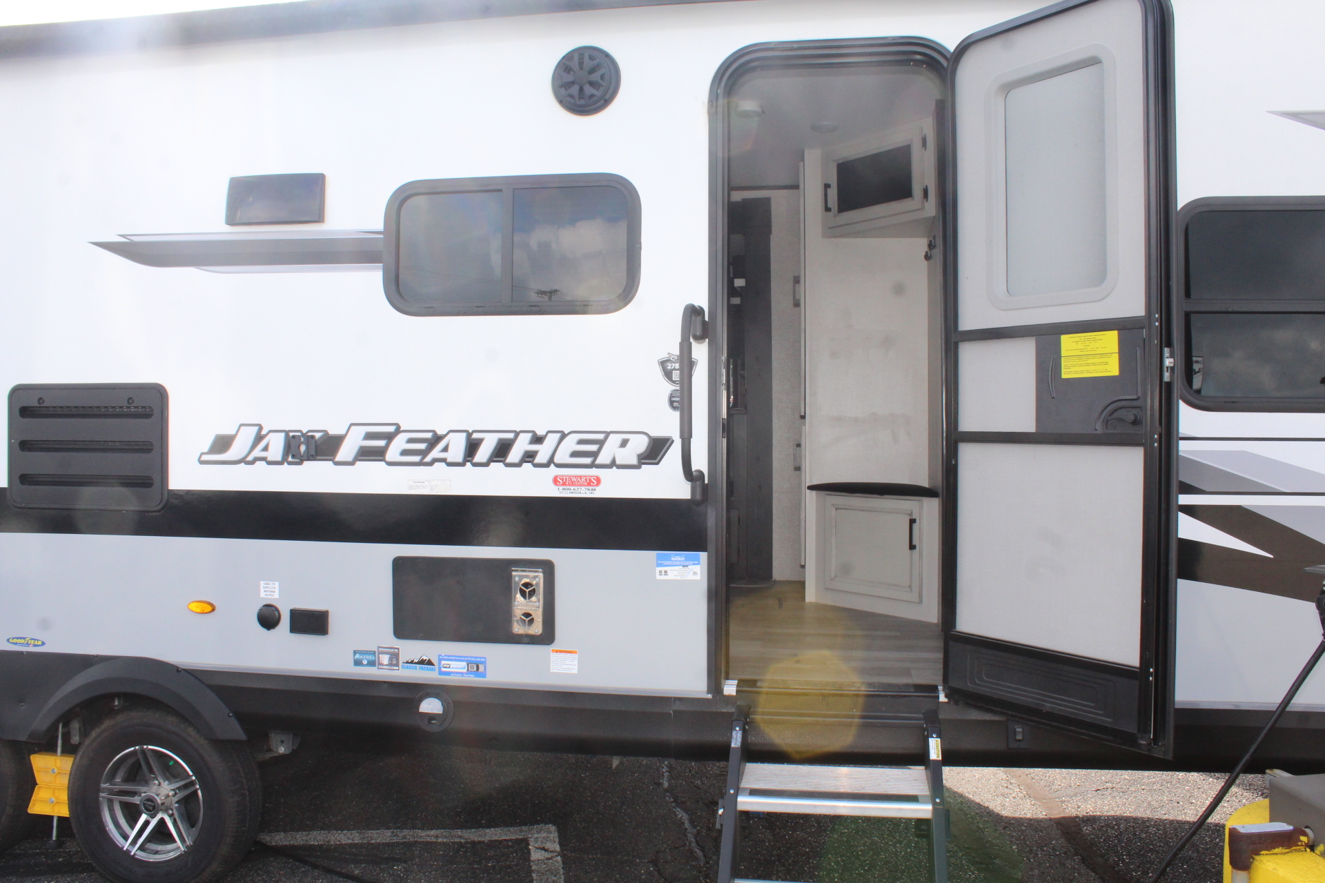 2022 JAYCO 27BHB JAY FEATHER TT Vehicle Photo in SAINT CLAIRSVILLE, OH 43950-8512