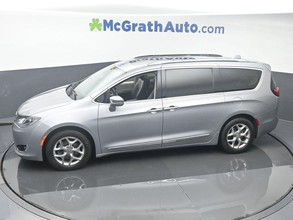2018 Chrysler Pacifica Vehicle Photo in Marion, IA 52302