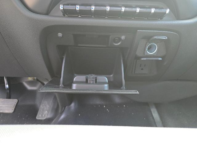 2024 Chevrolet Silverado Chassis Cab Vehicle Photo in INDEPENDENCE, MO 64055-1314