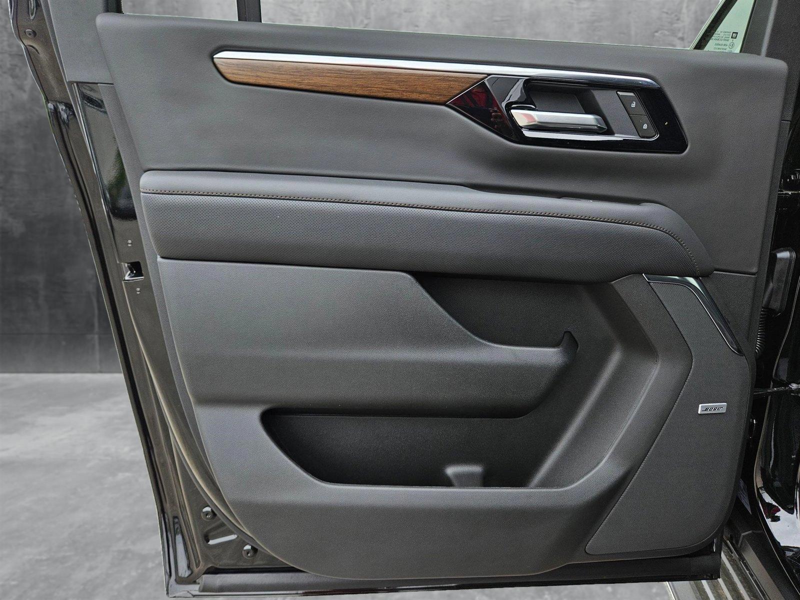 2025 Chevrolet Suburban Vehicle Photo in AUSTIN, TX 78759-4154