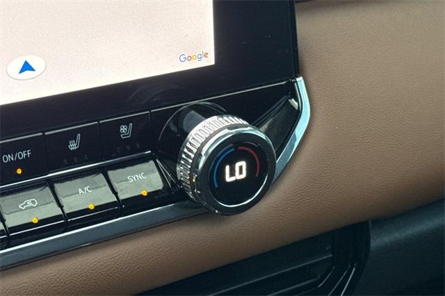 2023 GMC Canyon Vehicle Photo in ELK GROVE, CA 95757-8703