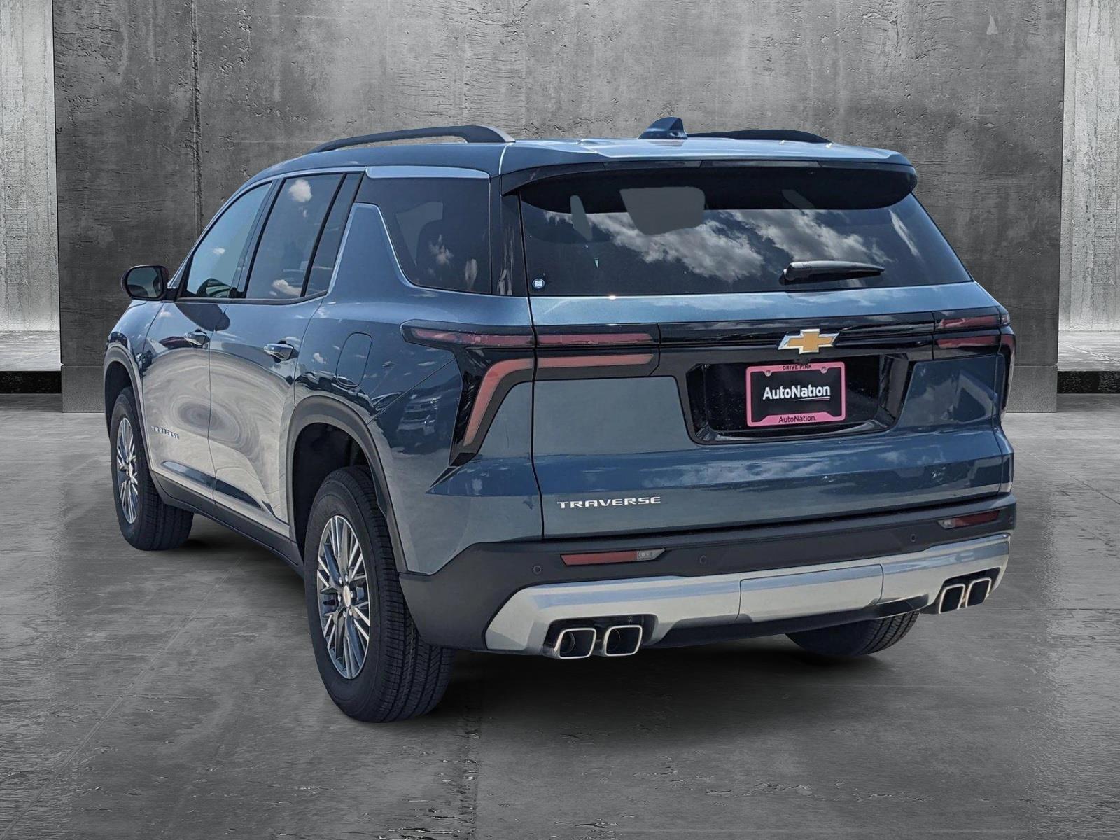 2025 Chevrolet Traverse Vehicle Photo in MIAMI, FL 33172-3015