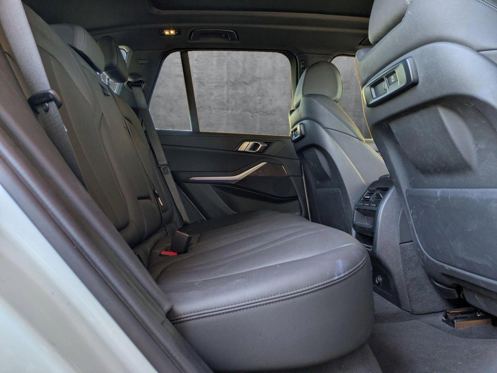 2022 BMW X5 sDrive40i Vehicle Photo in Valencia, CA 91355-1794