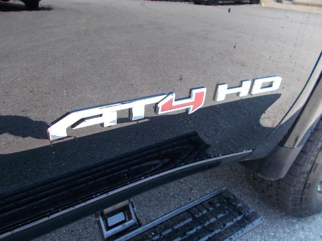 2025 GMC Sierra 2500 HD Vehicle Photo in LOWELL, MA 01852-4336