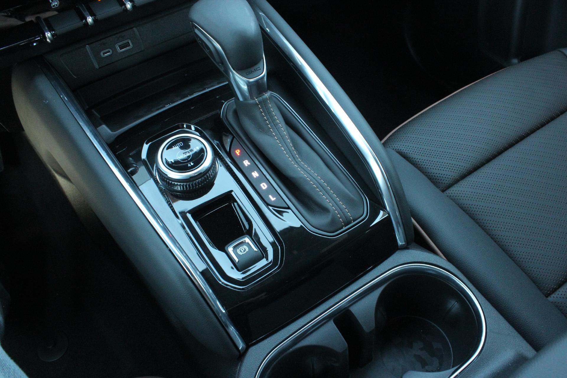 2025 GMC Canyon Vehicle Photo in AURORA, CO 80012-4011