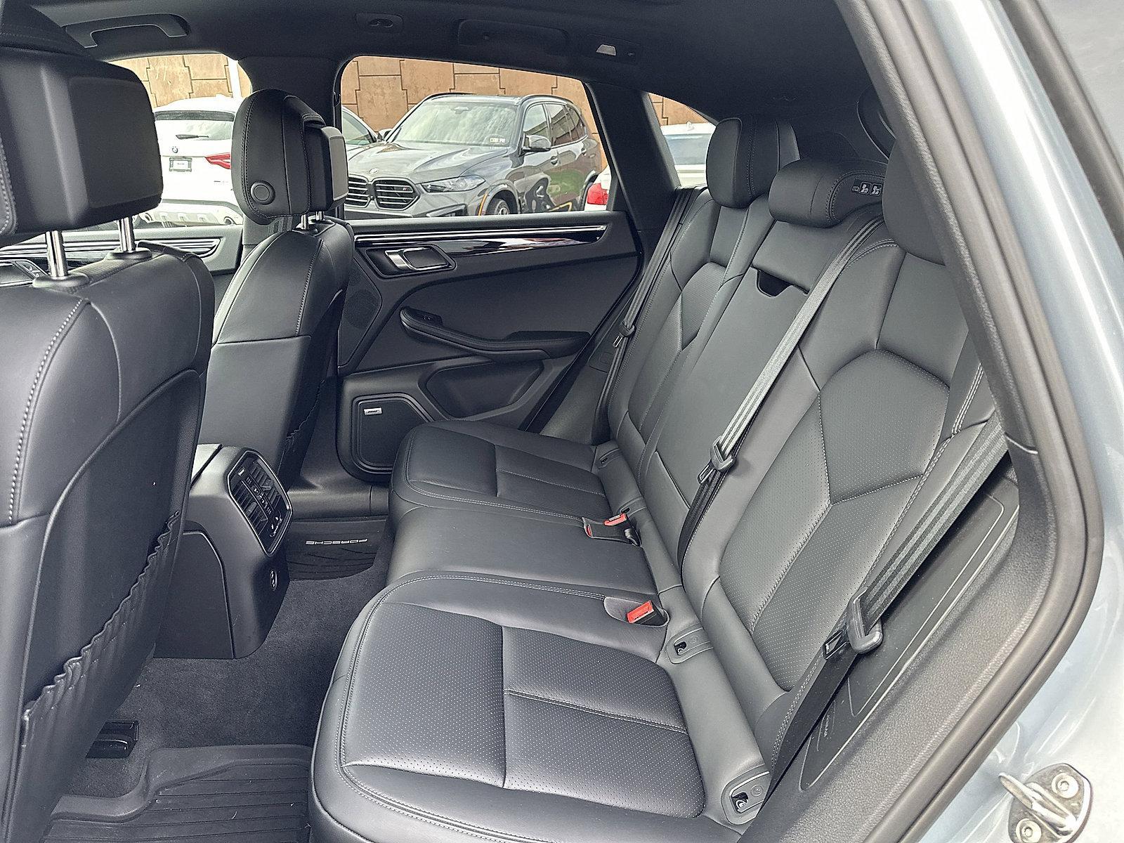 2020 Porsche Macan Vehicle Photo in Lancaster, PA 17601