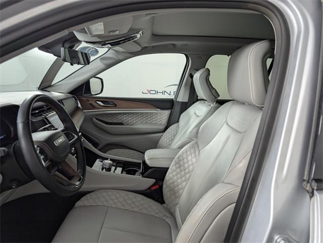 2022 Jeep Grand Cherokee Vehicle Photo in ENGLEWOOD, CO 80113-6708