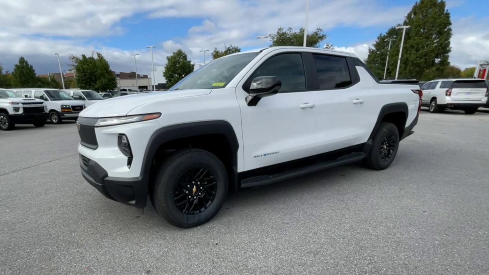 2024 Chevrolet Silverado EV Vehicle Photo in BENTONVILLE, AR 72712-4322