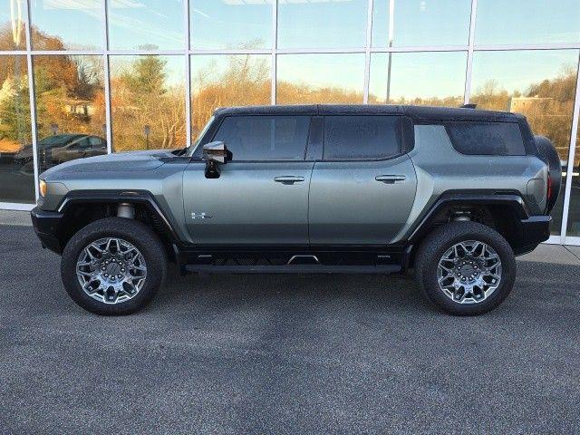 2024 GMC HUMMER EV SUV Vehicle Photo in Pleasant Hills, PA 15236